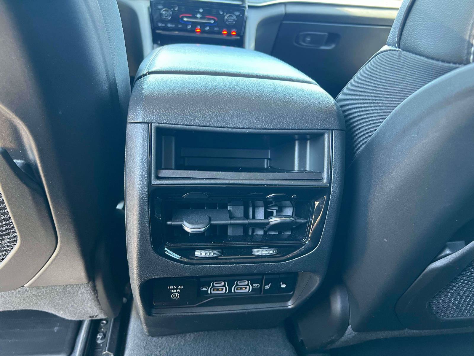 Used 2023 Jeep Grand Cherokee Limited AWD/4WD image 25