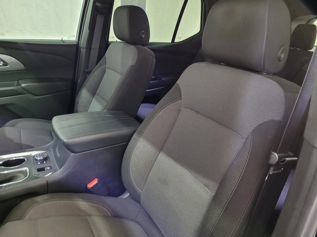 Used 2022 Chevrolet Traverse LT image 30