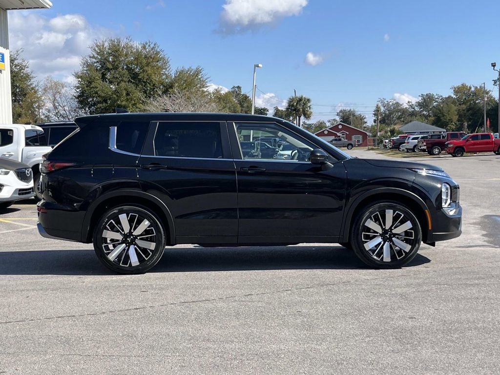 New 2026 Mitsubishi Outlander SE FWD image 5