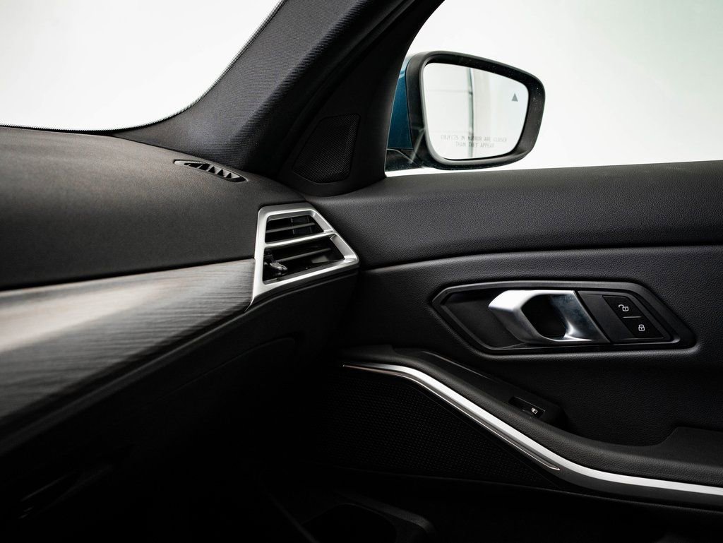 Certified 2025 BMW 330i xDrive Sedan image 39