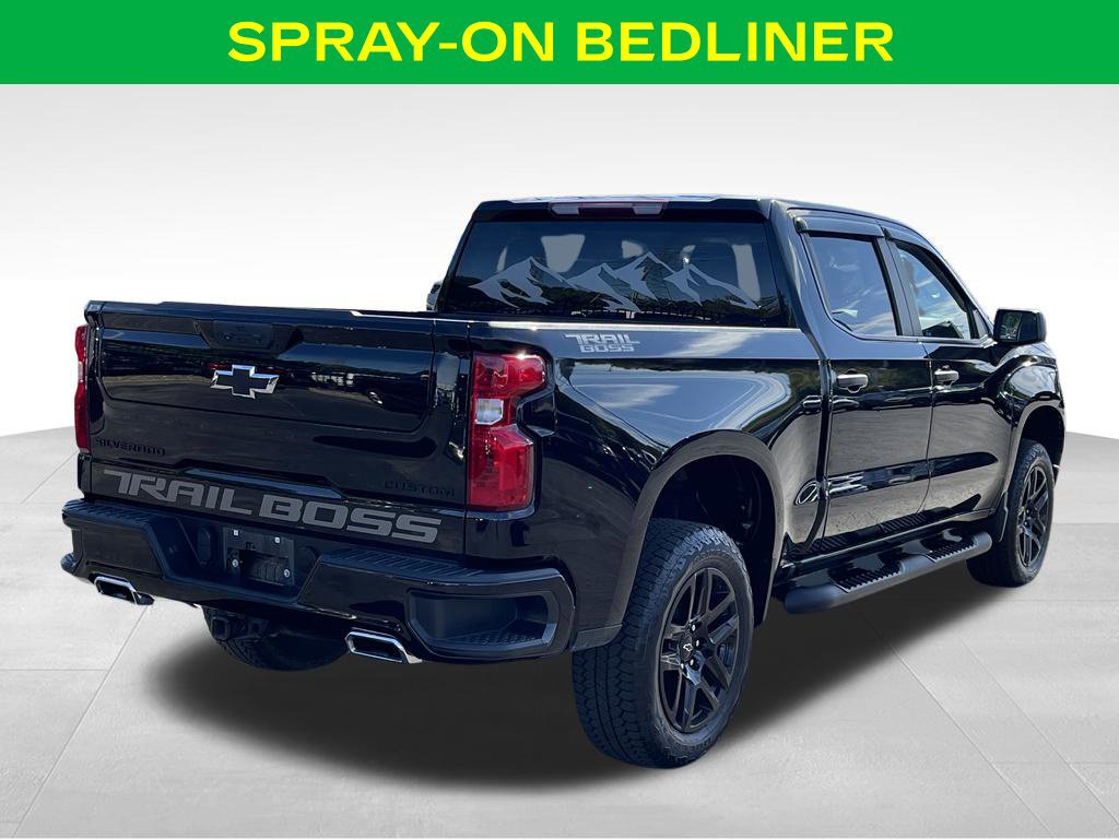 Used 2022 Chevrolet Silverado 1500 Custom Trail Boss w/ Midnight Edition AWD/4WD image 9