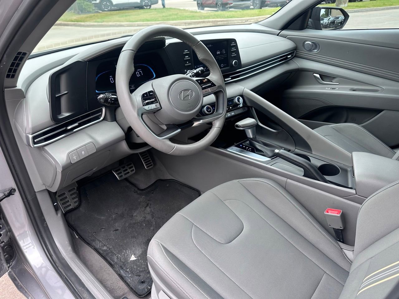 Used 2025 Hyundai Elantra Sport FWD image 20