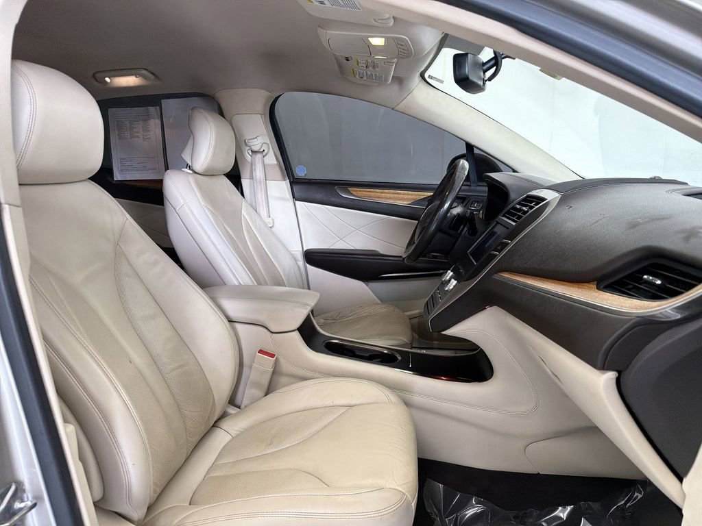 Used 2015 Lincoln MKC FWD w/ Equipment Group 101A Select image 19