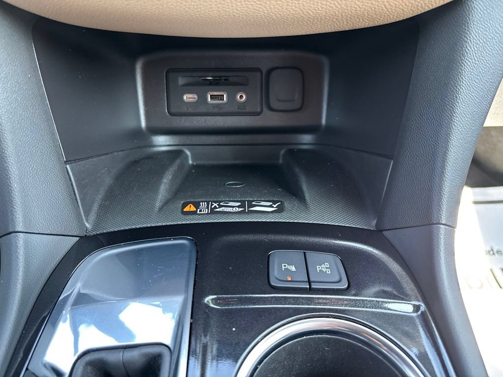 Used 2024 Chevrolet Equinox Premier FWD image 29