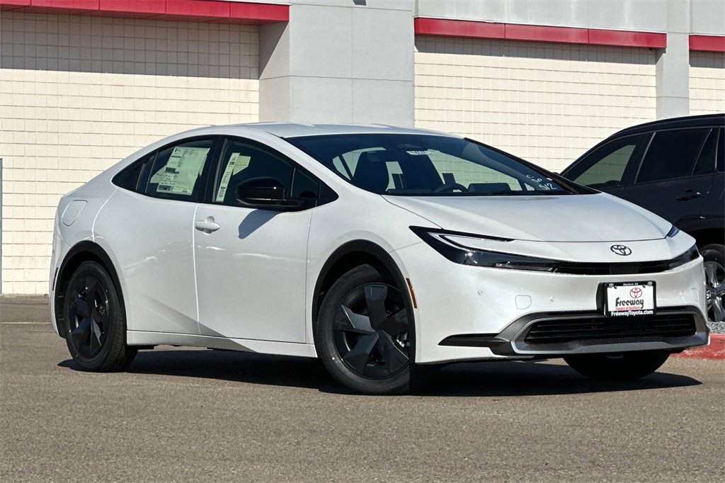 New 2026 Toyota Prius Plug-In Hybrid image 2