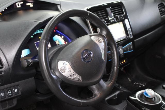 Used 2015 Nissan Leaf SL w/ Premium Package FWD image 18