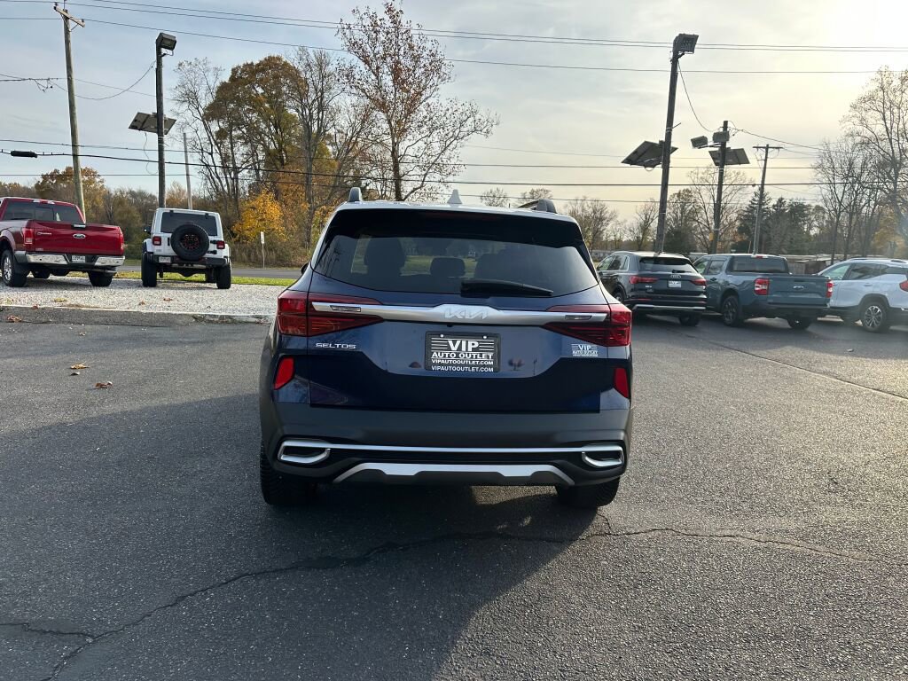 Used 2022 Kia Seltos Nightfall Edition image 6