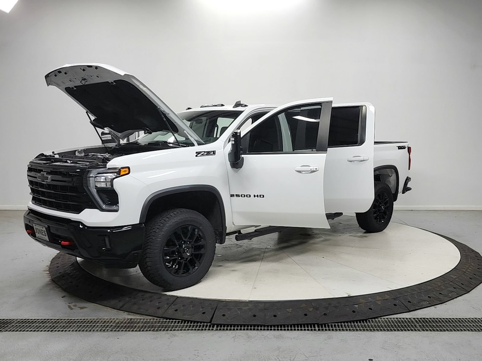 Used 2025 Chevrolet Silverado 2500 LT w/ Trail Boss Package AWD/4WD image 12