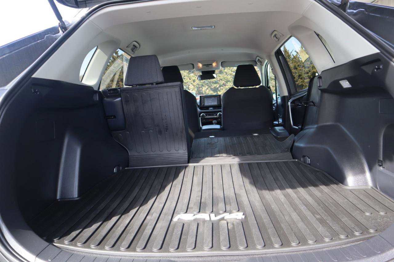 Used 2019 Toyota RAV4 LE w/ All Weather Liner Package AWD/4WD image 42