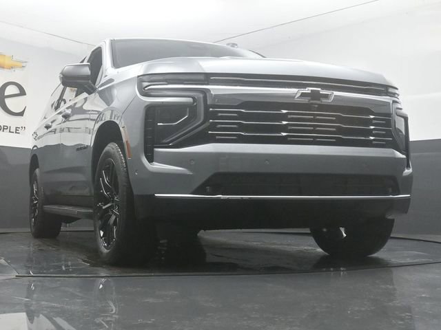 New 2025 Chevrolet Suburban Premier image 3