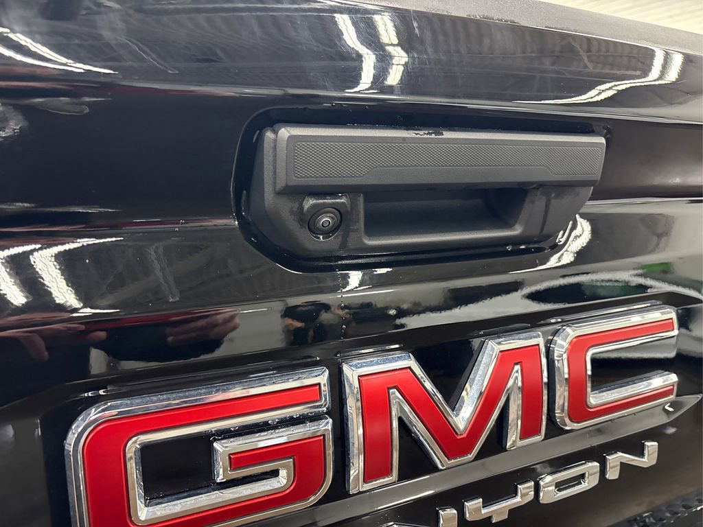 Used 2025 GMC Canyon Elevation AWD/4WD image 16