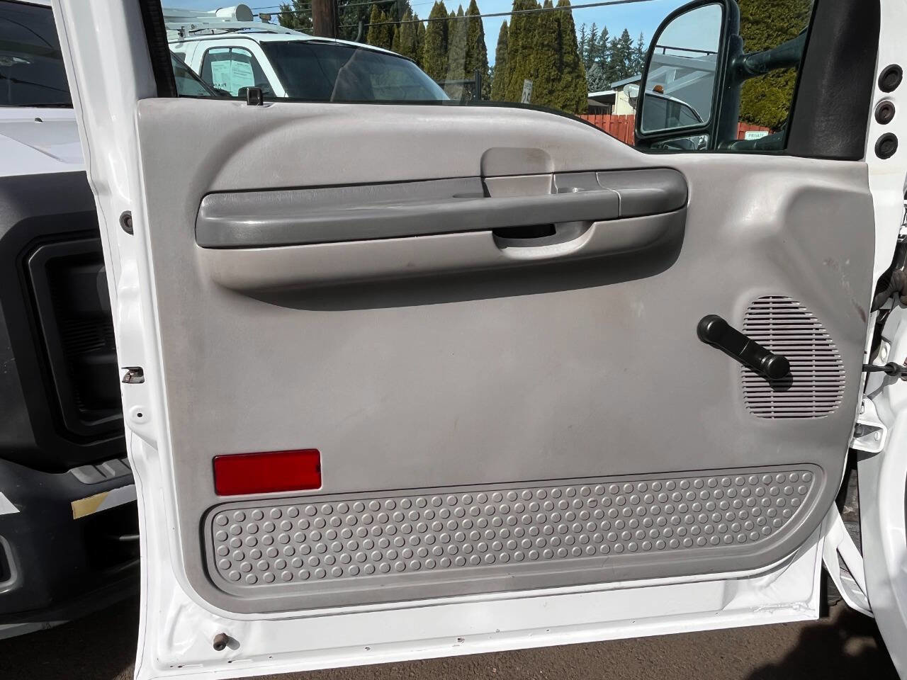 Used 2000 Ford F350 4x4 Regular Cab Super Duty image 13