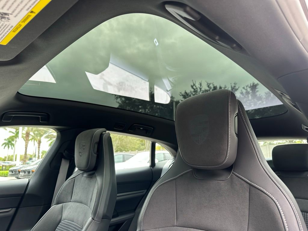 Used 2025 Porsche Taycan 4 Cross Turismo image 22