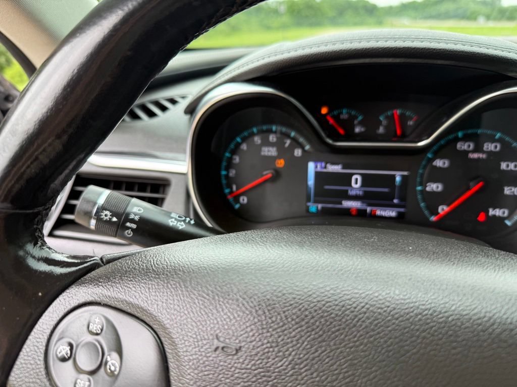 Used 2018 Chevrolet Impala LT FWD image 31