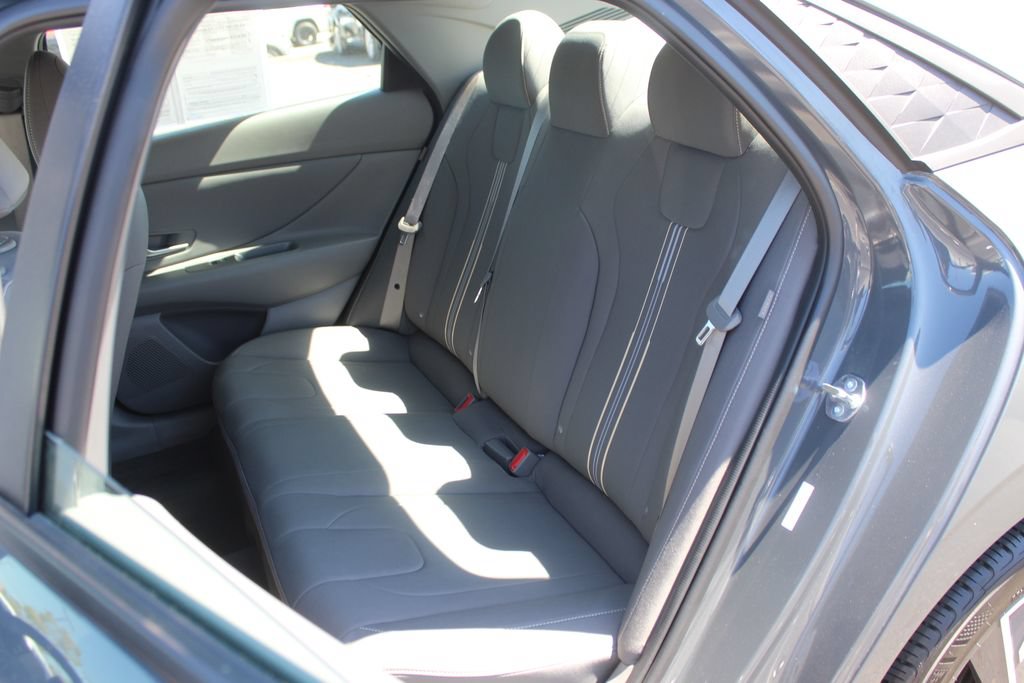 Used 2025 Hyundai Elantra Sport FWD image 13