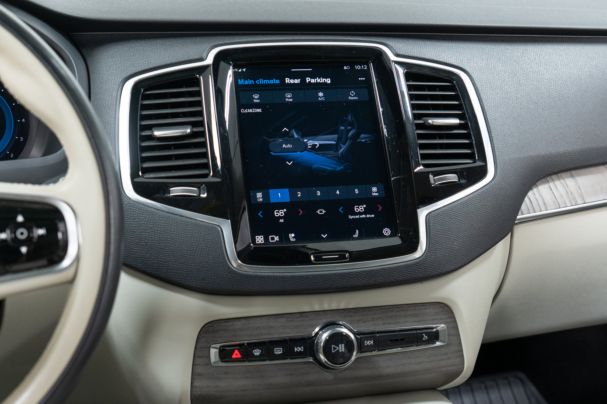 Certified 2023 Volvo XC90 B6 Plus w/ Protection Package Premier image 19