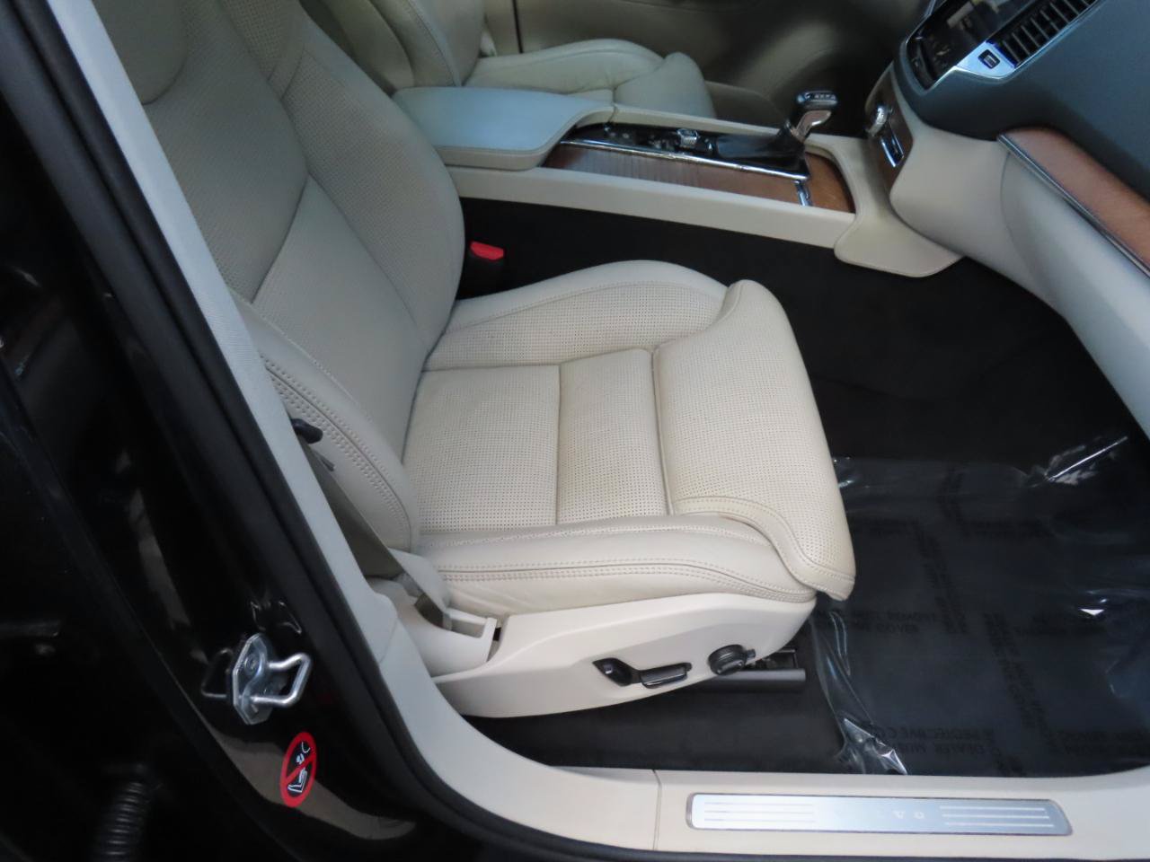 Used 2018 Volvo XC90 T6 Inscription w/ Convenience Package AWD/4WD image 21