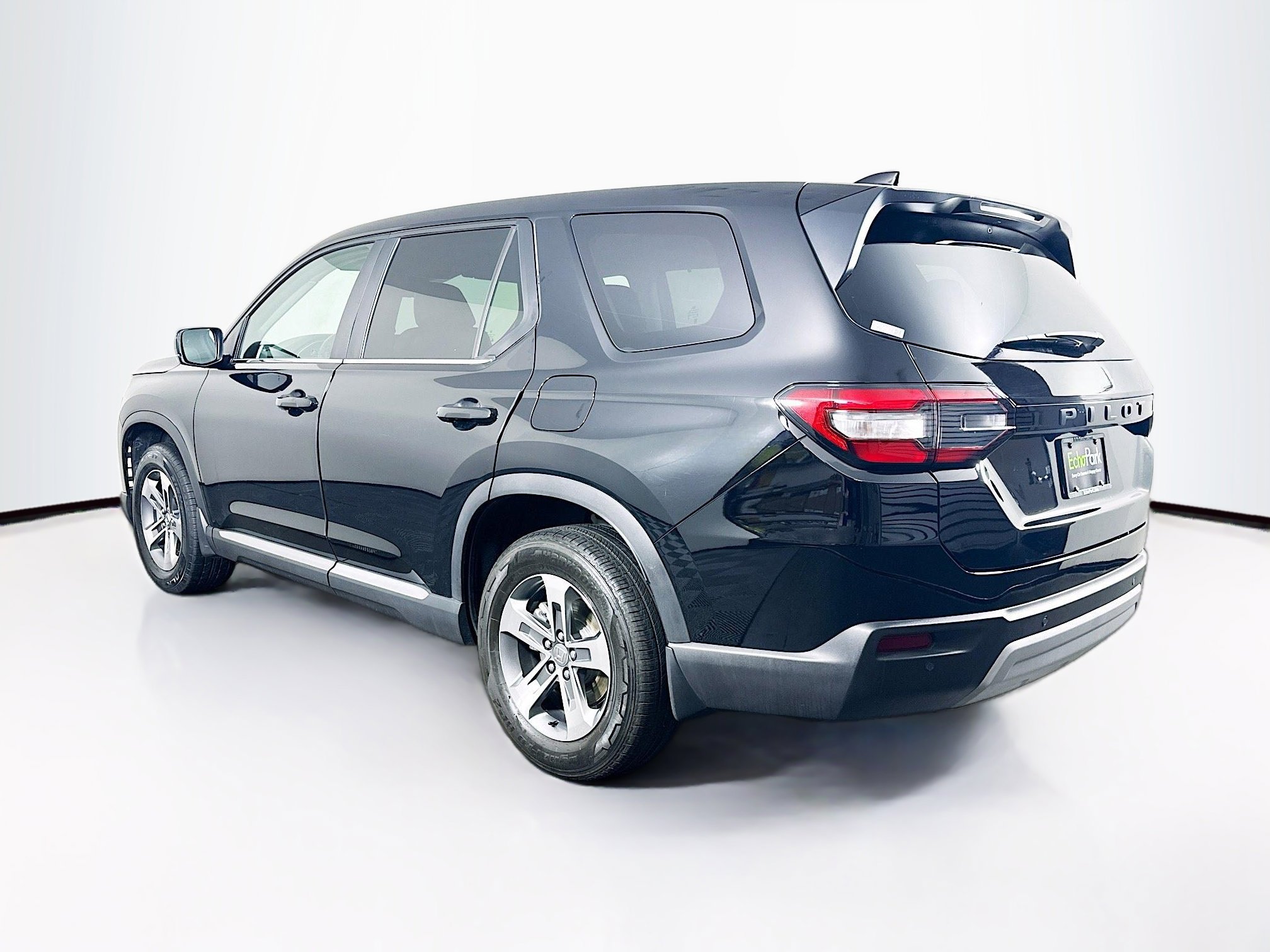 Used 2025 Honda Pilot EX-L image 5