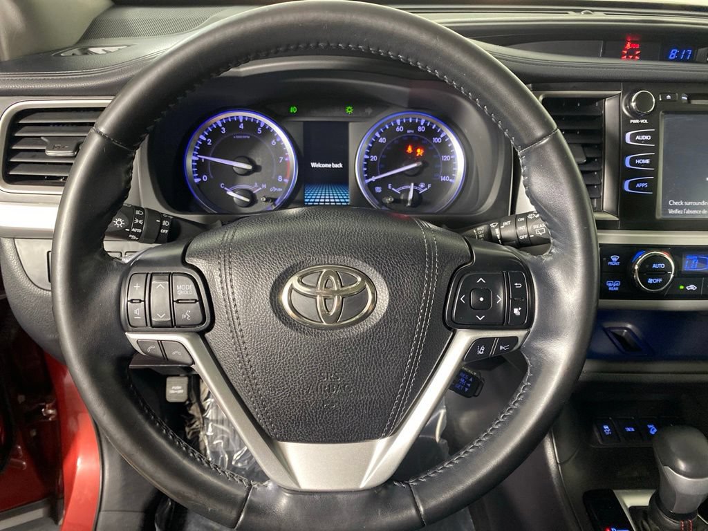 Used 2019 Toyota Highlander SE AWD/4WD image 16