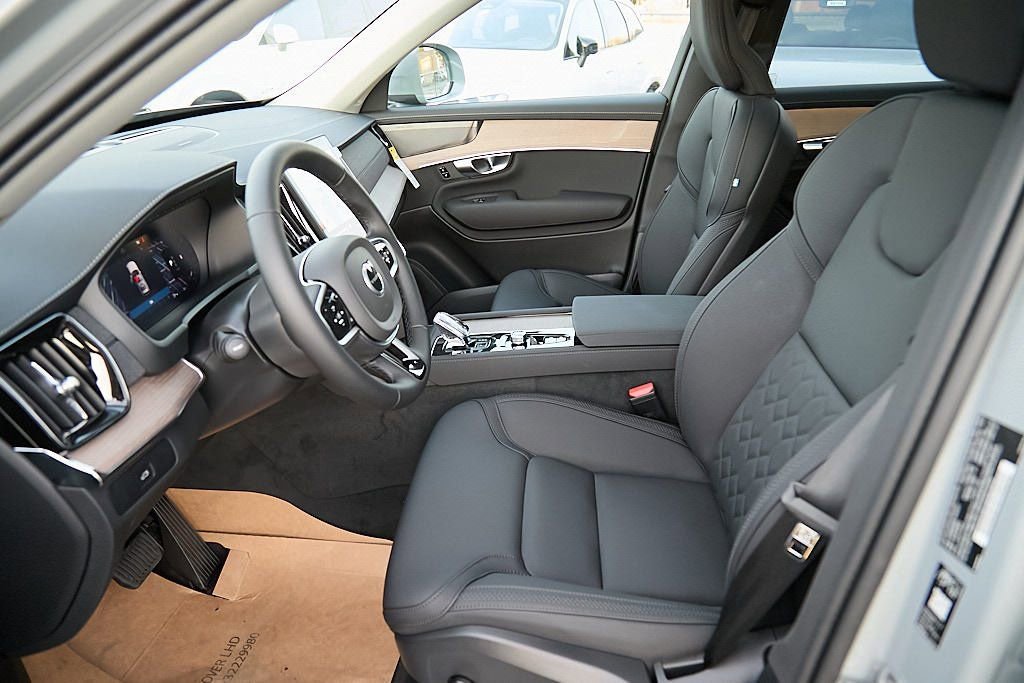 New 2026 Volvo XC90 B6 Plus w/ Protection Package Premier image 15