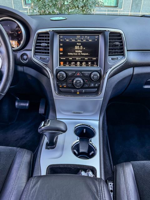 Used 2015 Jeep Grand Cherokee Altitude image 32