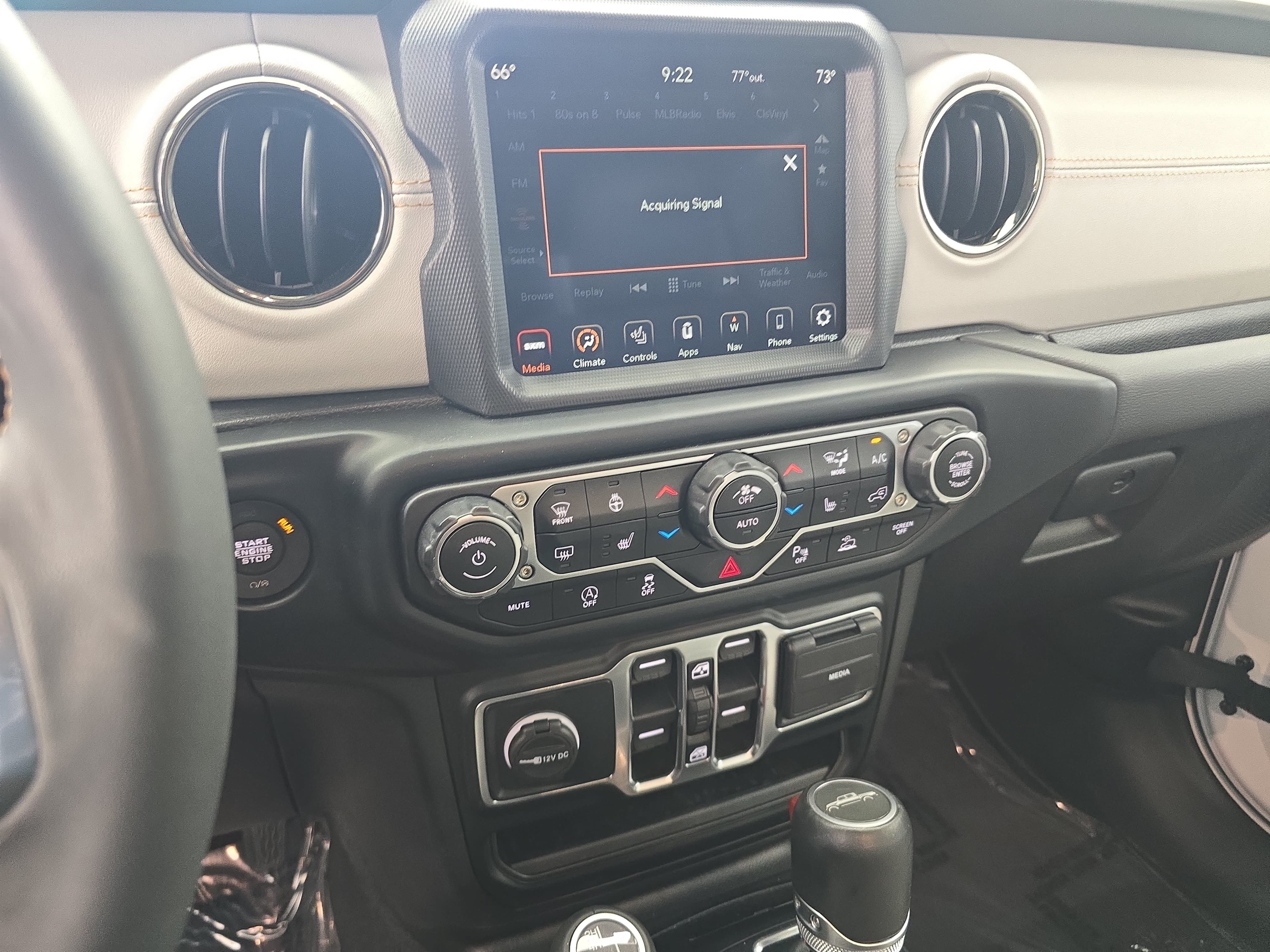Used 2023 Jeep Gladiator Overland AWD/4WD image 19