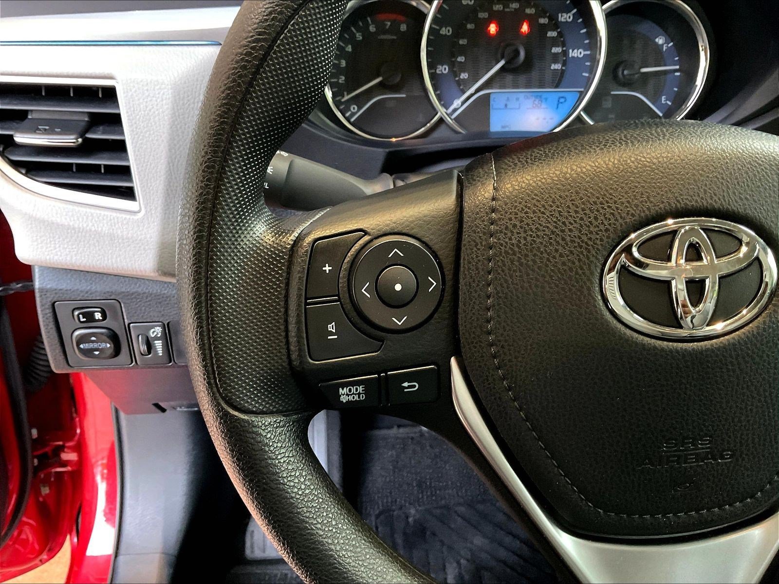 Used 2015 Toyota Corolla LE FWD image 11