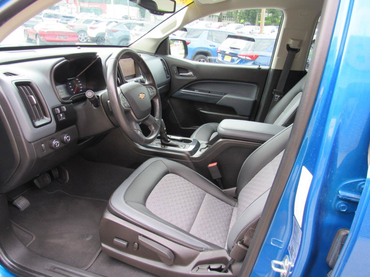Used 2021 Chevrolet Colorado Z71 AWD/4WD image 15