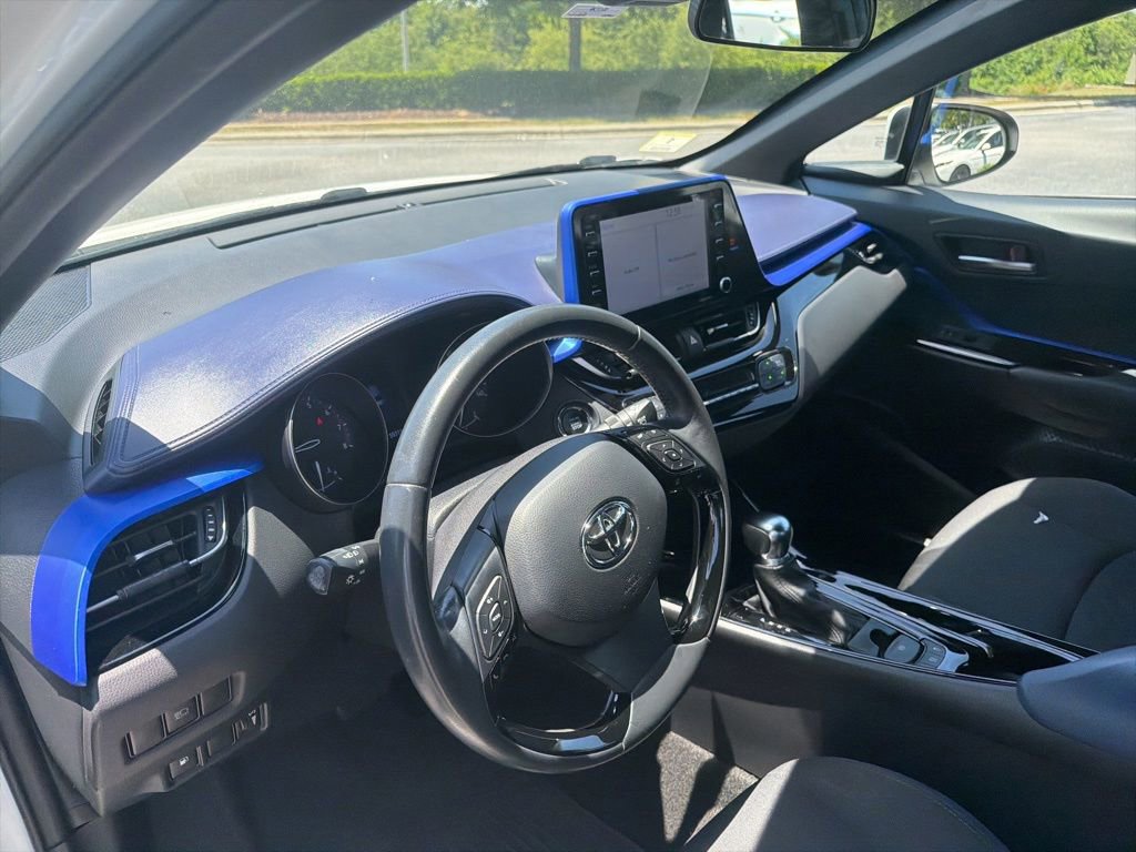 Used 2020 Toyota C-HR XLE FWD image 8