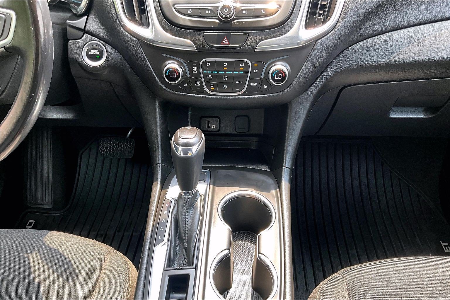 Used 2018 Chevrolet Equinox LT AWD/4WD image 24