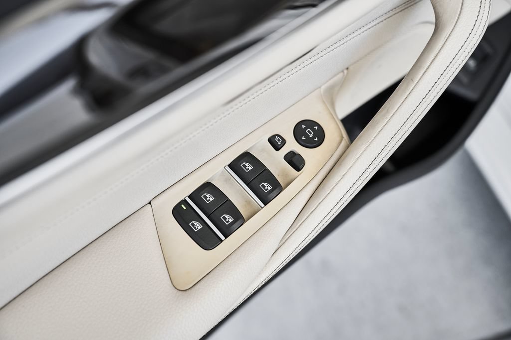 Used 2018 BMW 540i w/ Premium Package RWD image 16