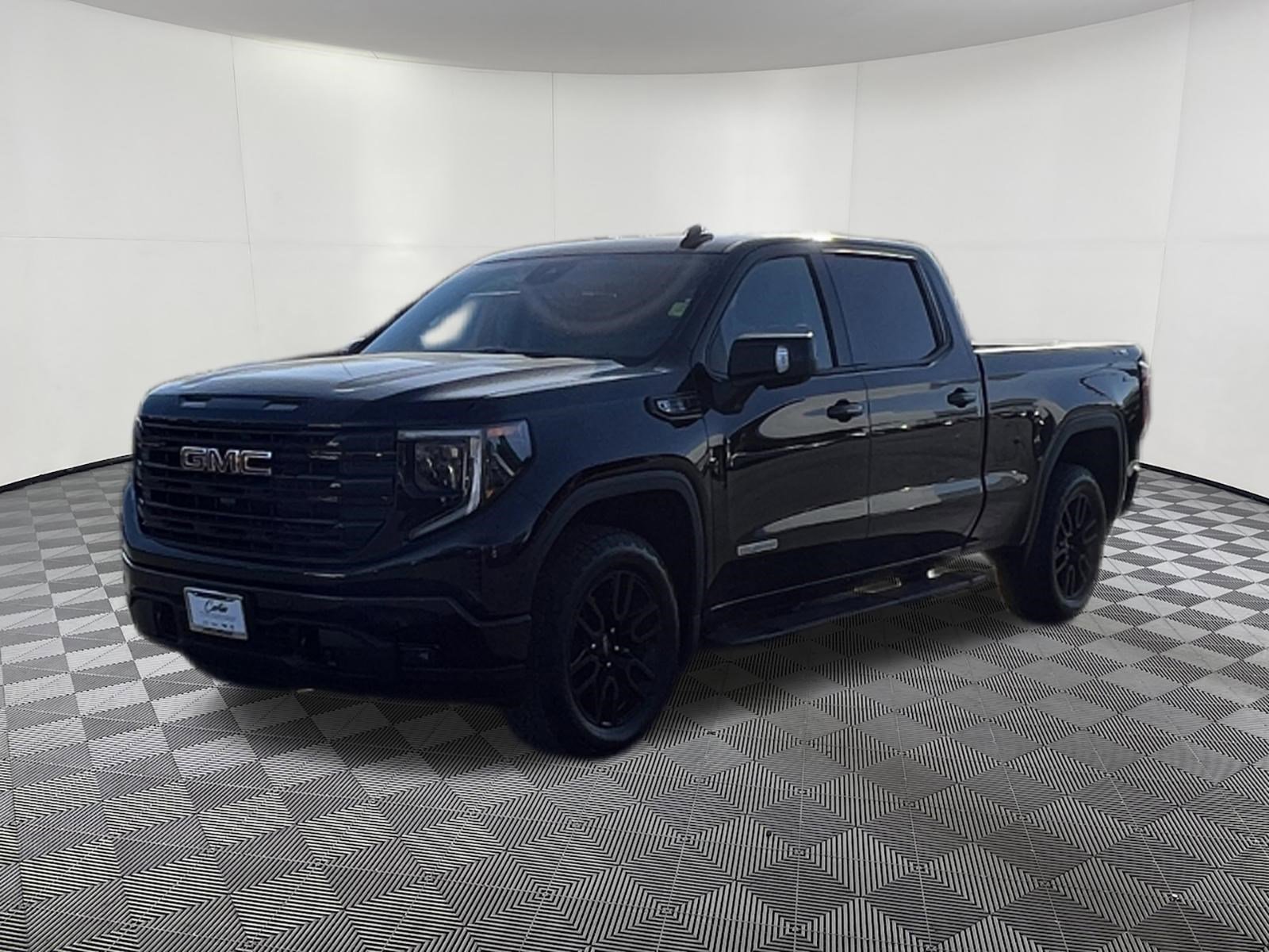 Used 2025 GMC Sierra 1500 Elevation w/ Elevation Premium Package AWD/4WD image 3