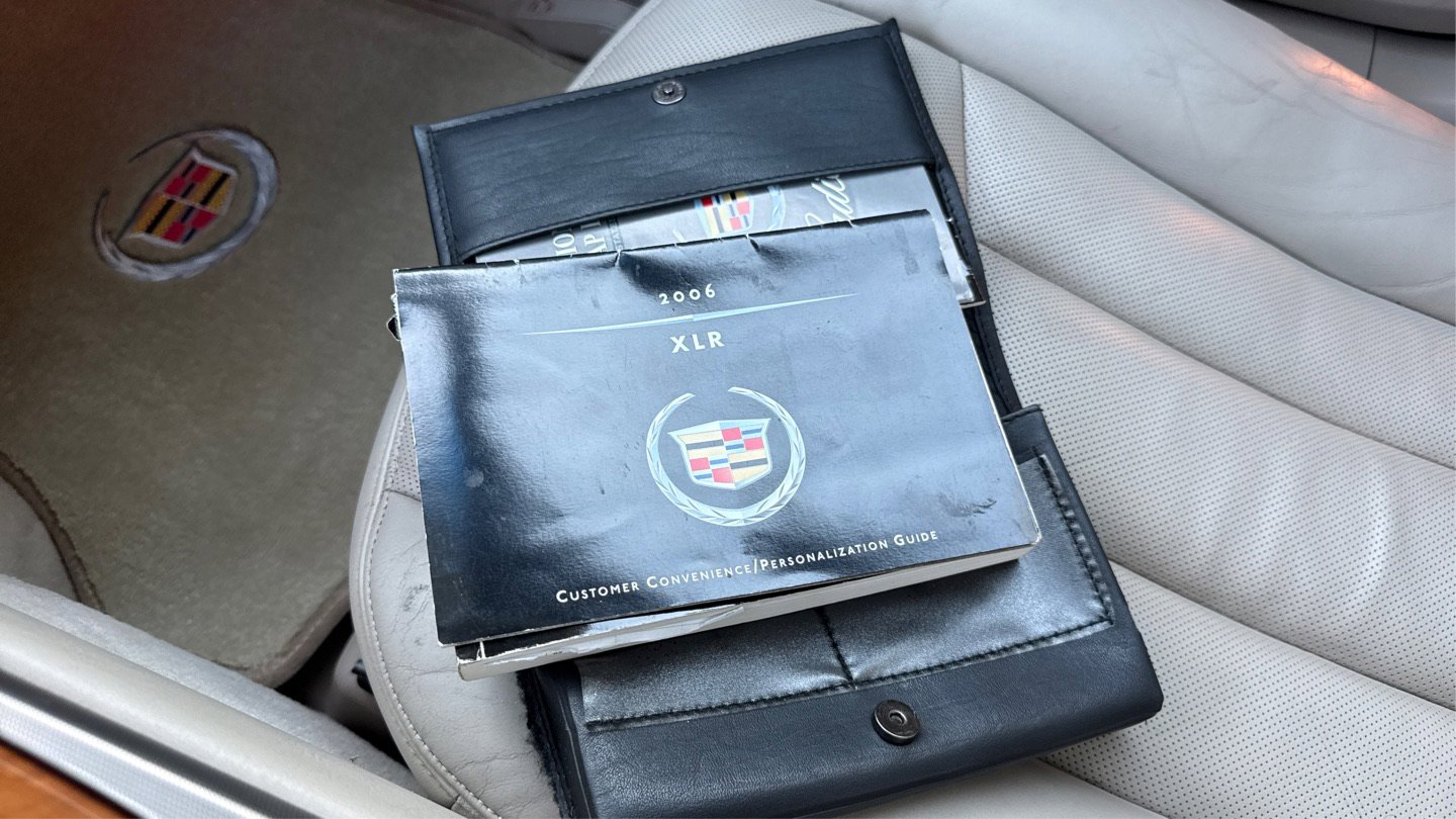 Used 2006 Cadillac XLR image 17