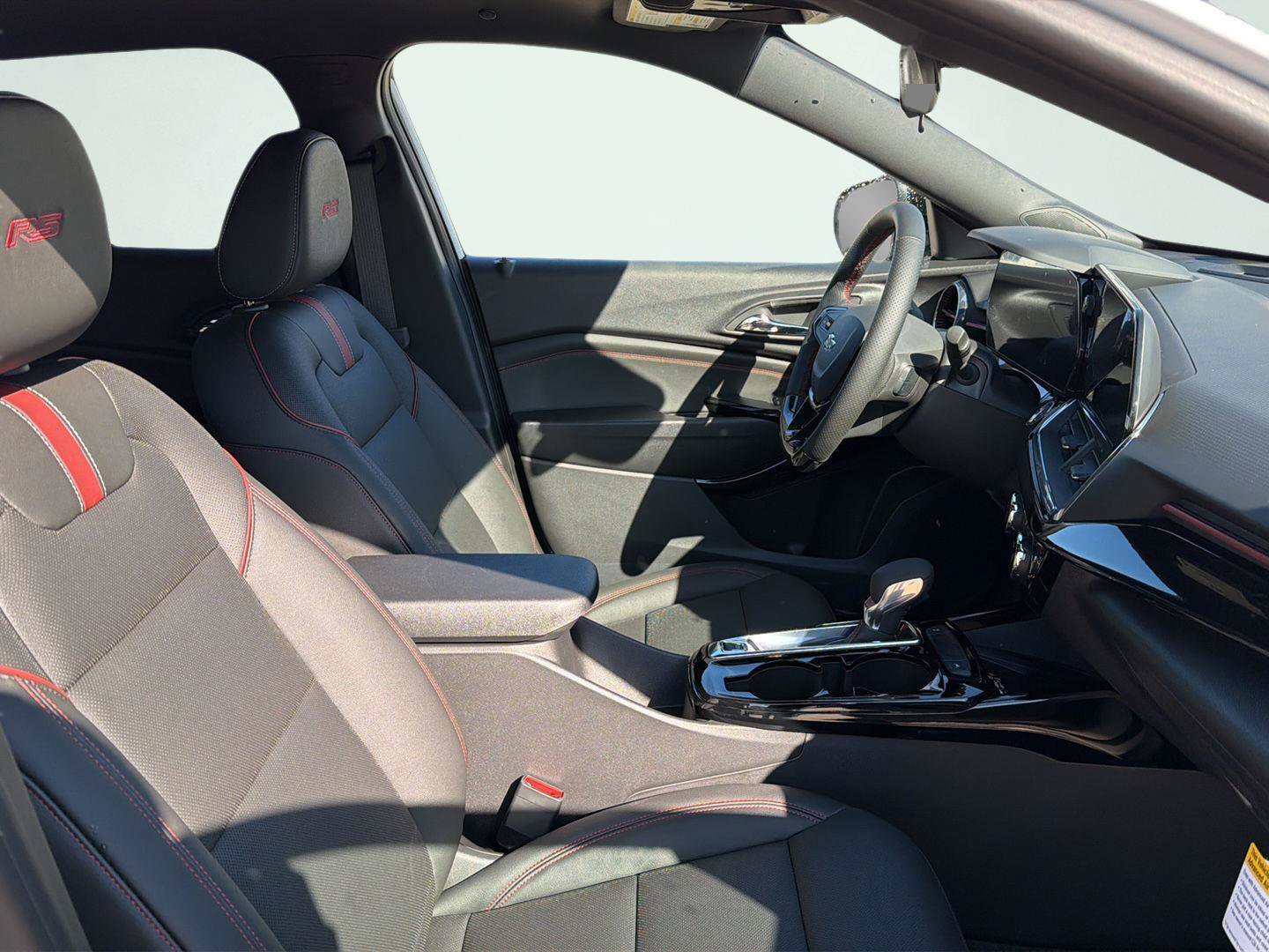 New 2026 Chevrolet Trax RS w/ Sunroof Package image 15