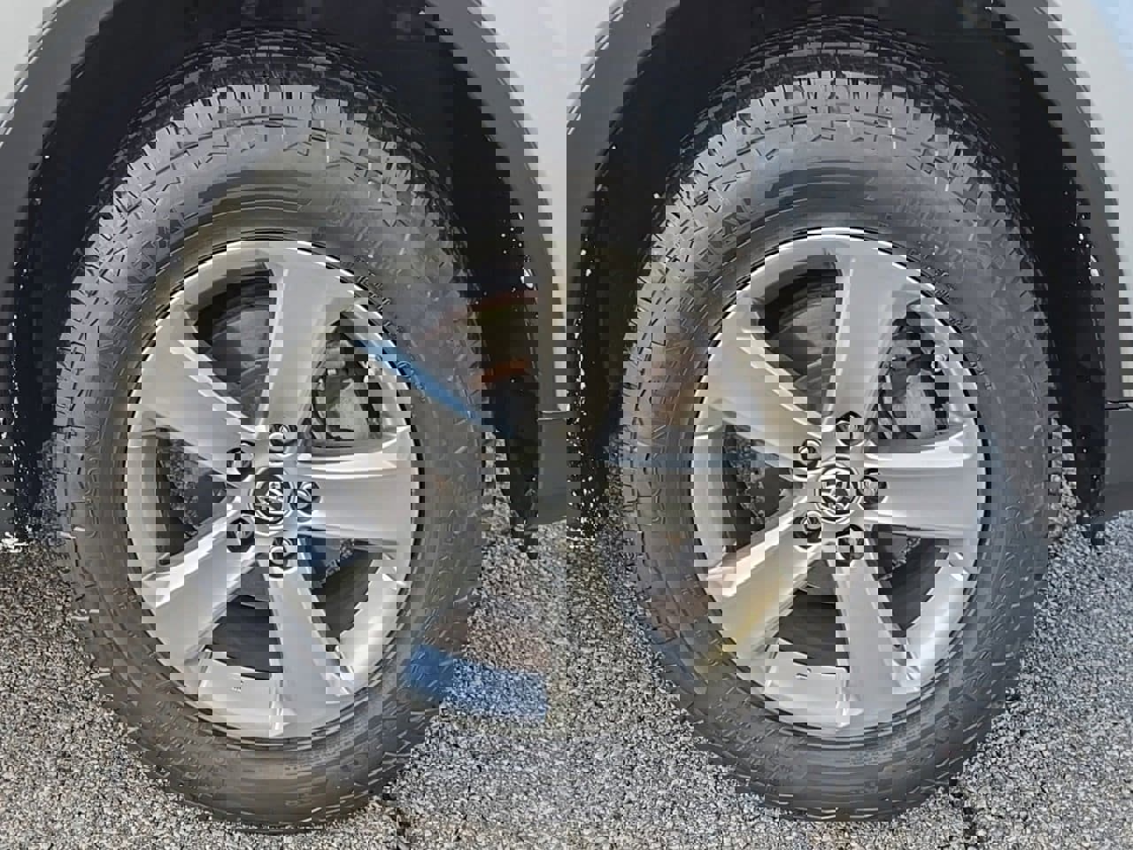 Used 2015 Toyota RAV4 XLE image 9