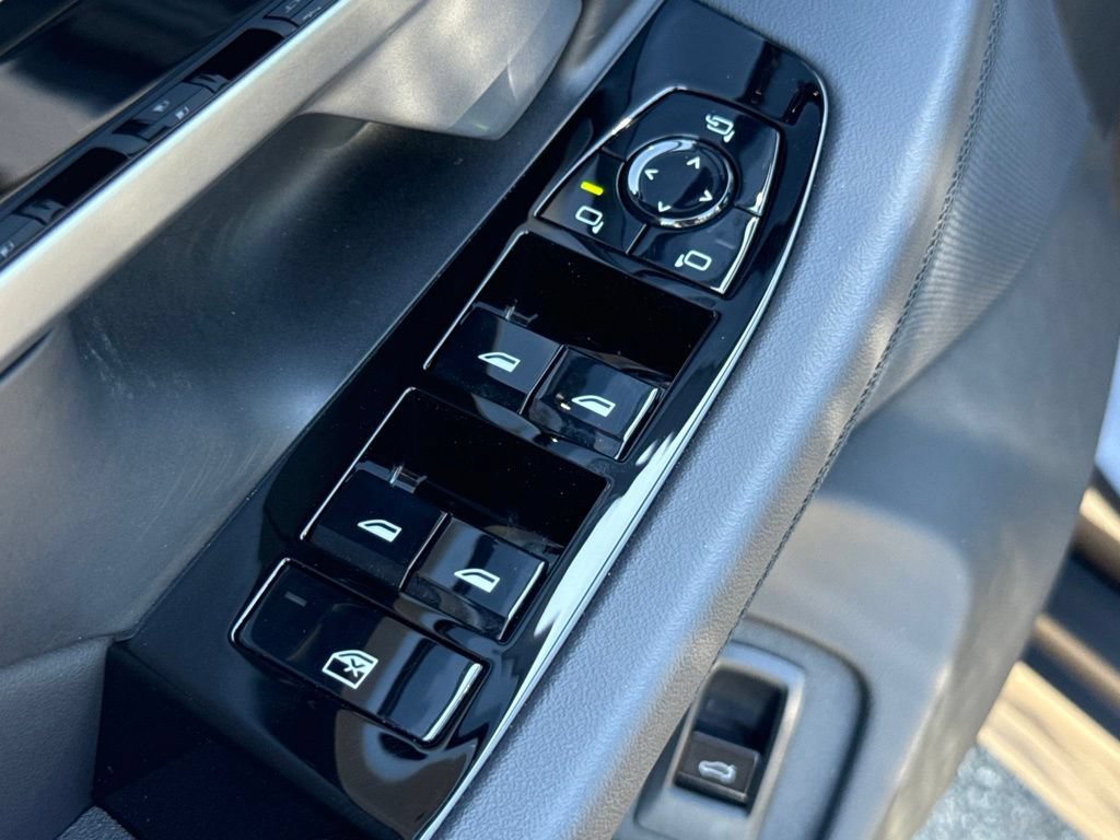 Used 2026 BMW 530i w/ Premium Package RWD image 17