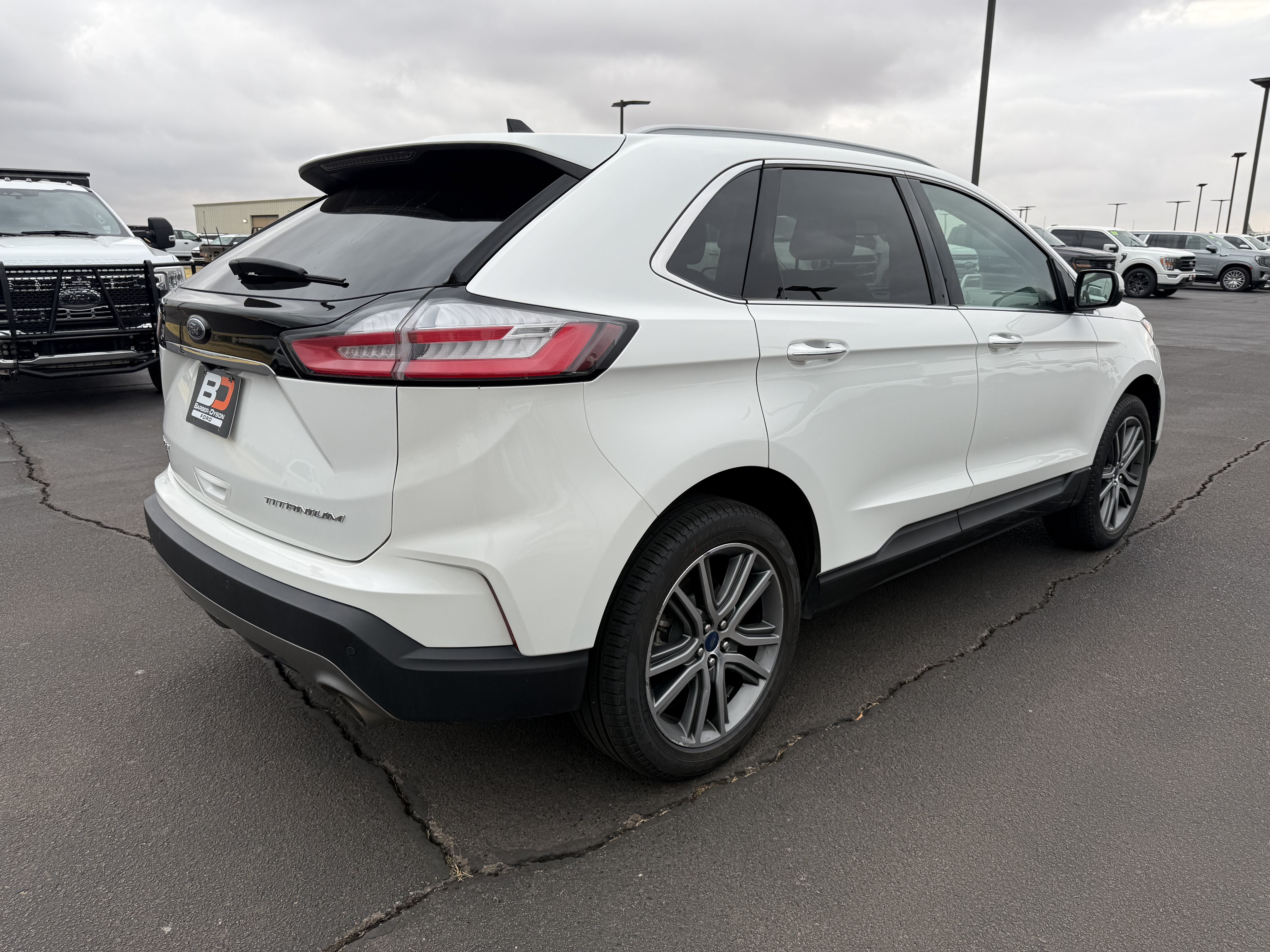 Used 2020 Ford Edge Titanium FWD image 3