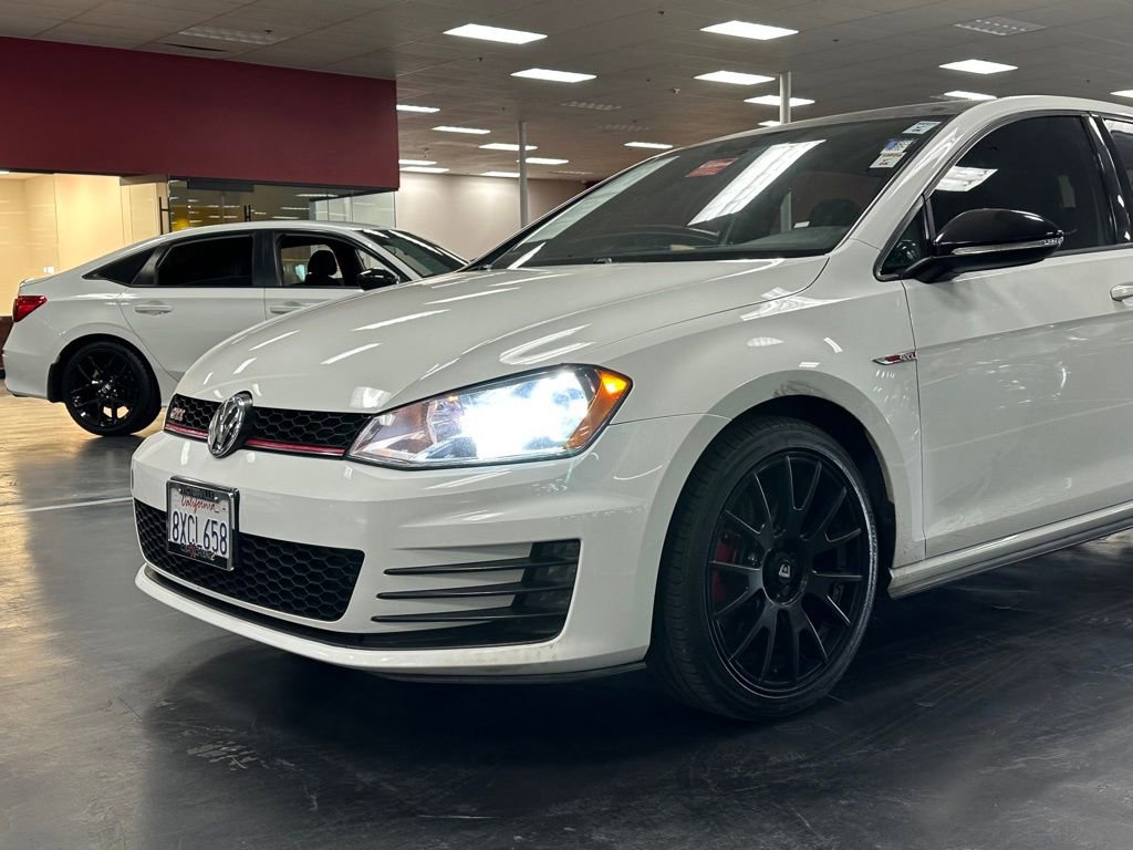 Used 2017 Volkswagen GTI S image 11