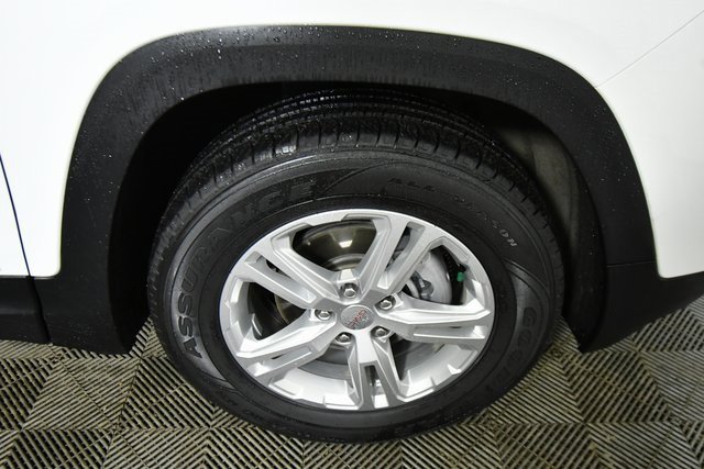 Used 2024 GMC Terrain SLE image 17