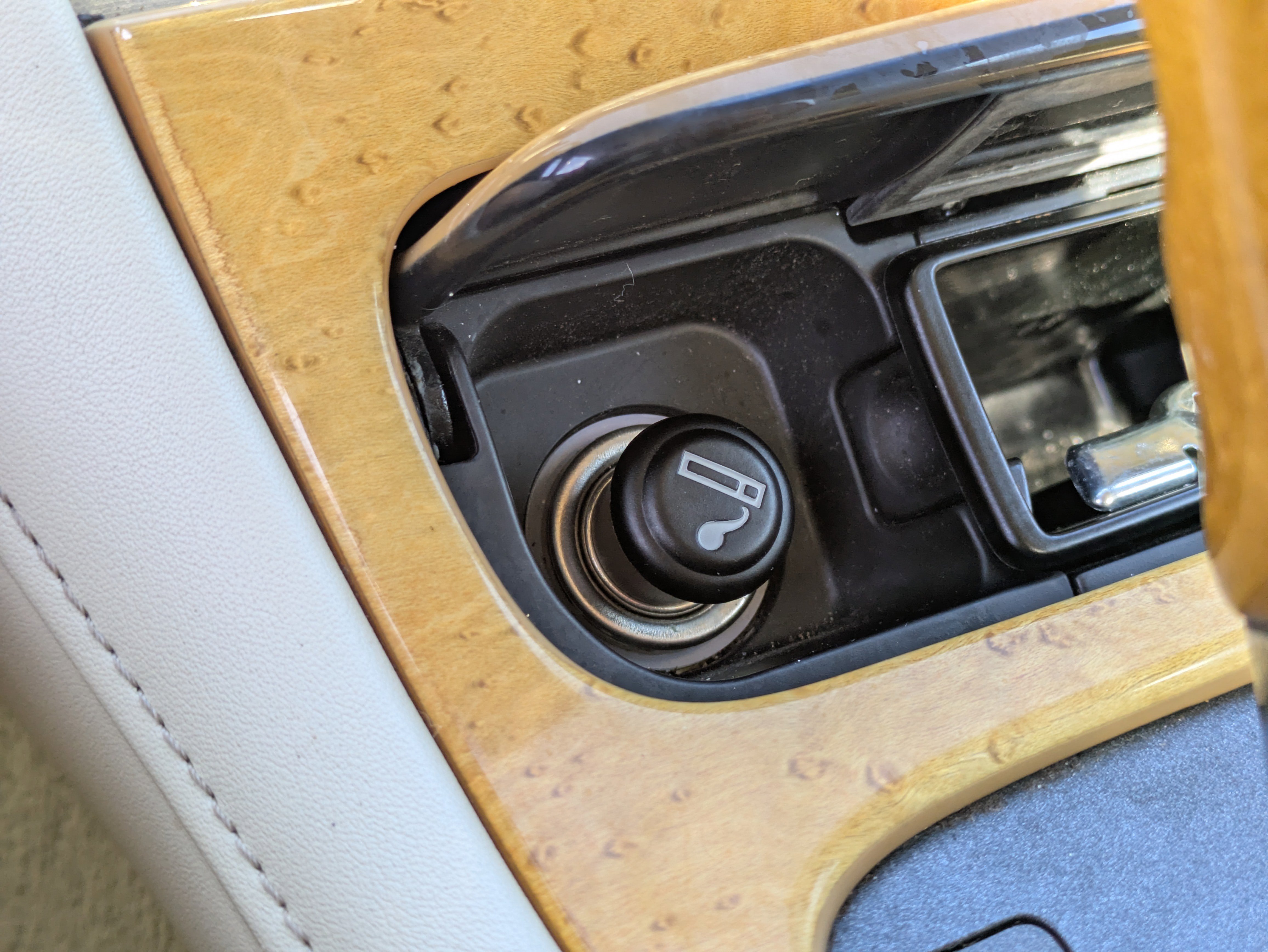 Used 2004 Lexus SC 430 Convertible image 26