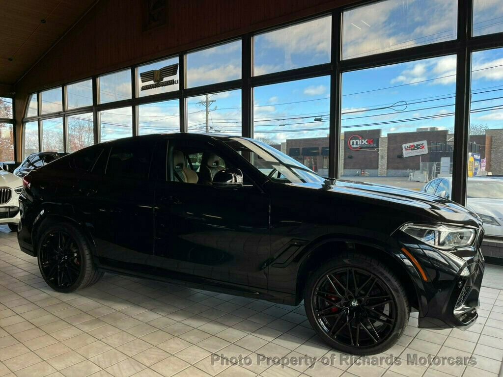 Used 2022 BMW X6 M image 6