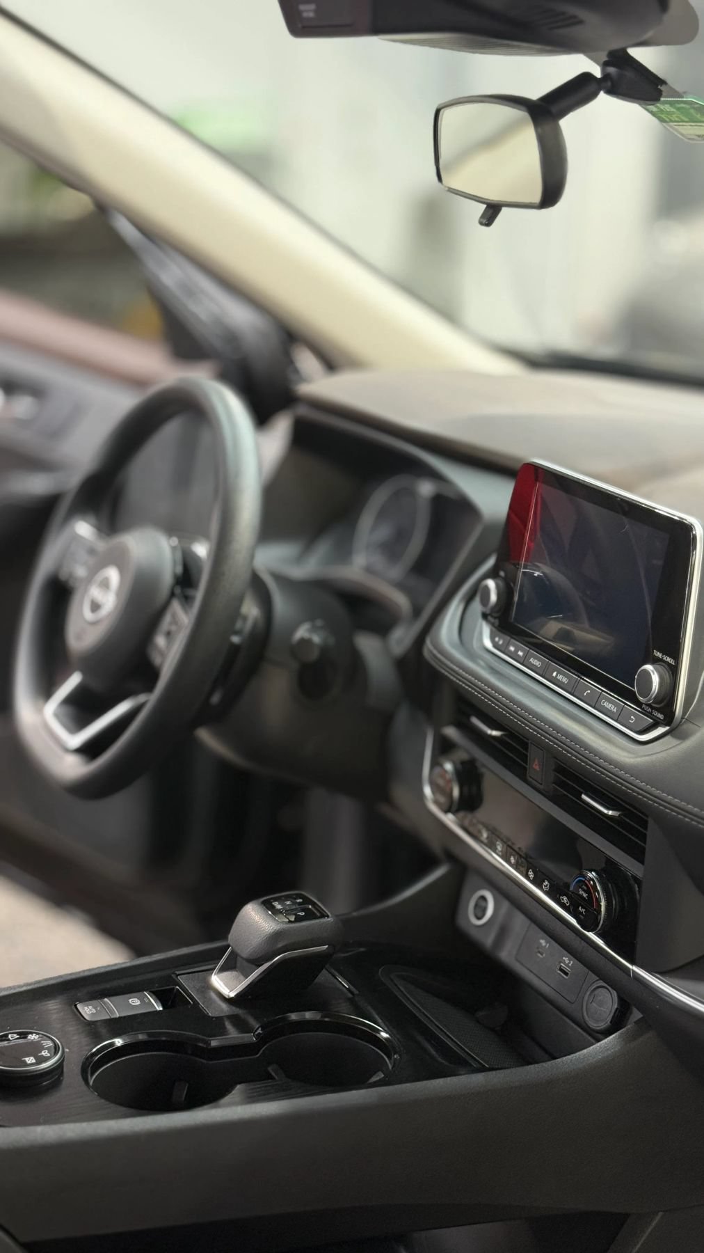 Used 2023 Nissan Rogue SV AWD/4WD image 46
