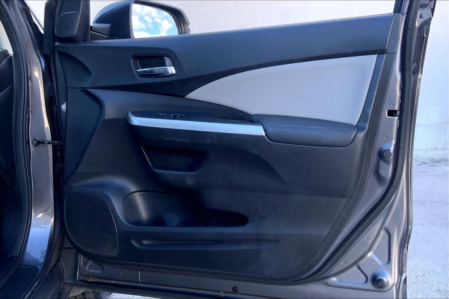 Used 2016 Honda CR-V Touring image 28