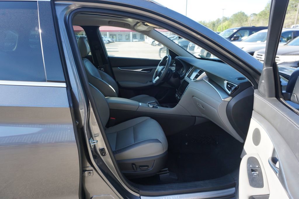Used 2023 INFINITI QX50 Luxe w/ Cargo Package image 16