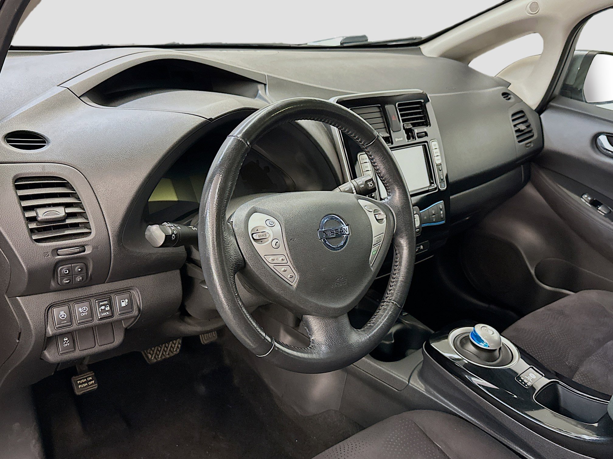 Used 2015 Nissan Leaf SV w/ LED & Quick Charge Package FWD image 18