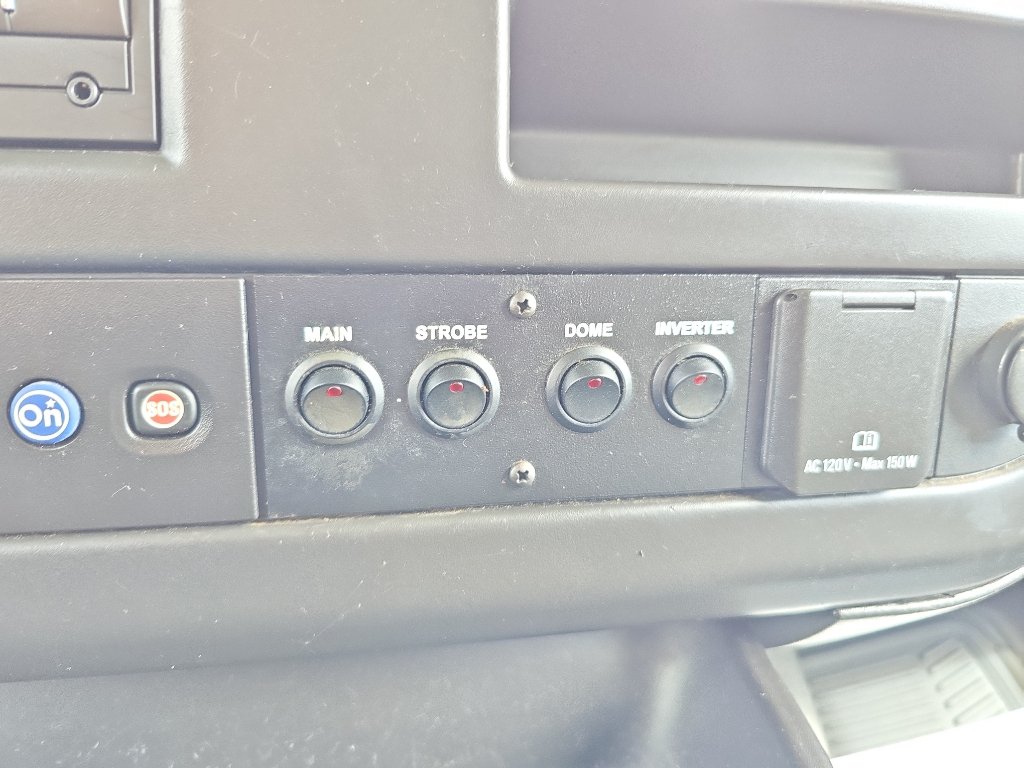 Used 2017 Chevrolet Express 2500 RWD image 27