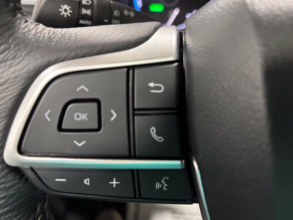 Used 2025 Toyota Sienna XLE AWD/4WD image 19