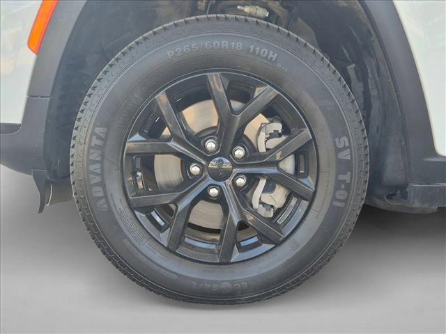 Used 2024 Jeep Grand Cherokee L Altitude AWD/4WD image 25