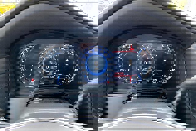 Used 2016 Cadillac Escalade Platinum image 19