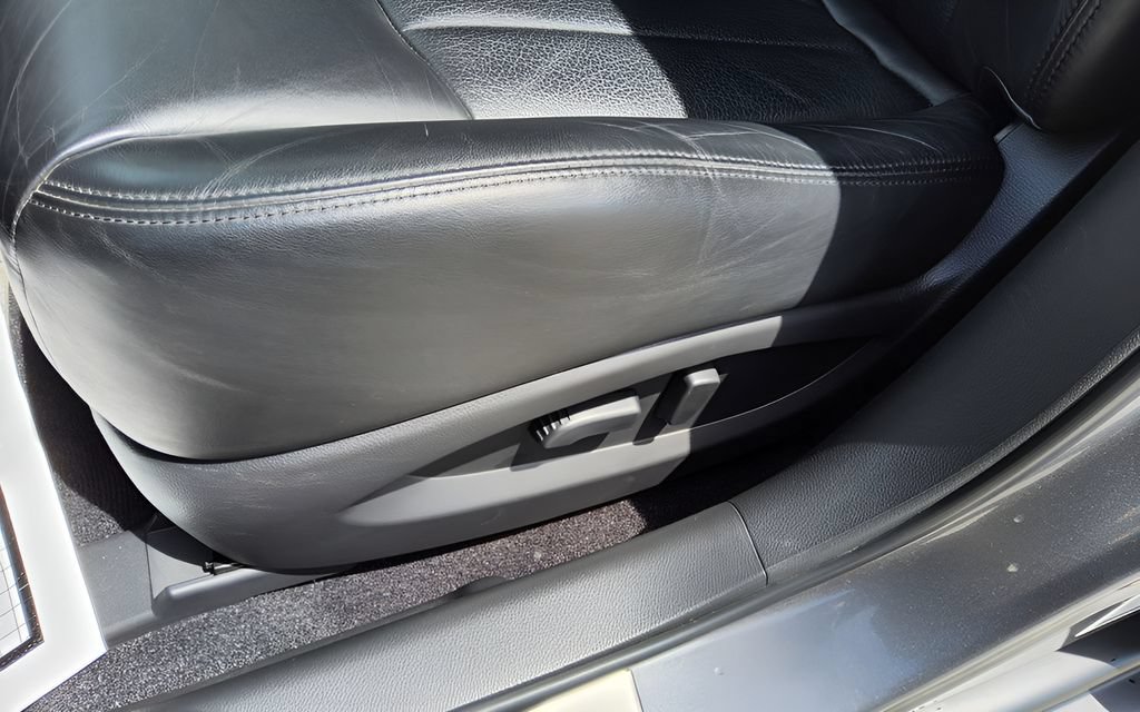 Used 2016 INFINITI QX50 2WD w/ Premium Plus Package image 23